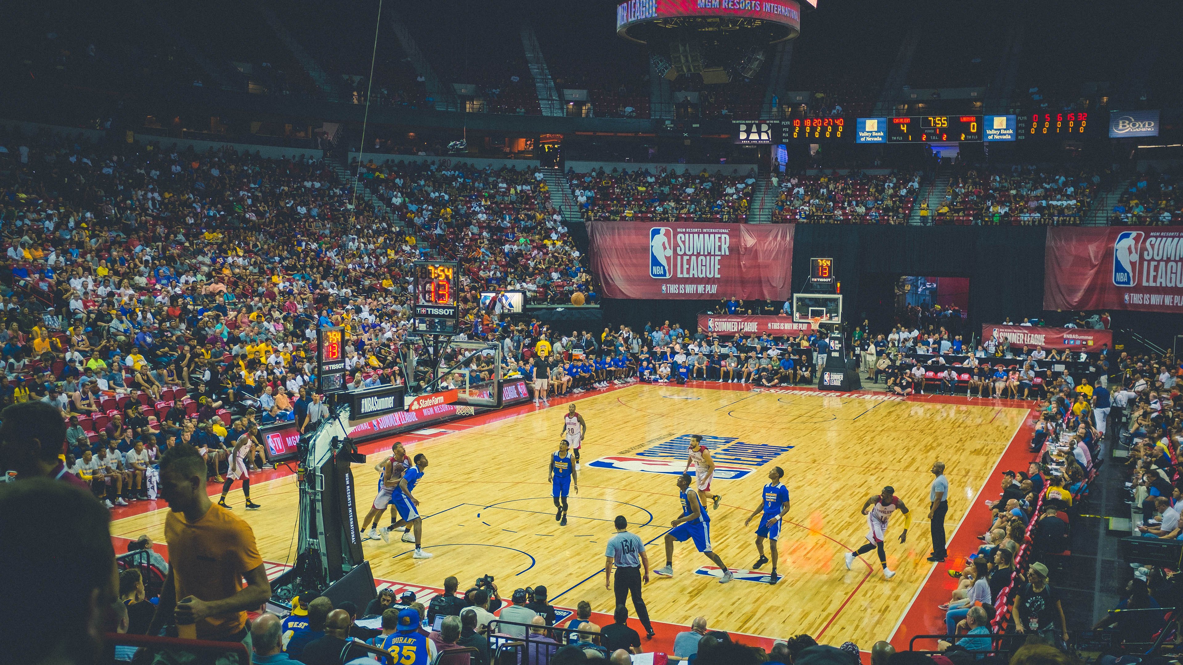 史上最“燃”比赛瞬间：镜头捕捉每个令人激情澎湃的时刻